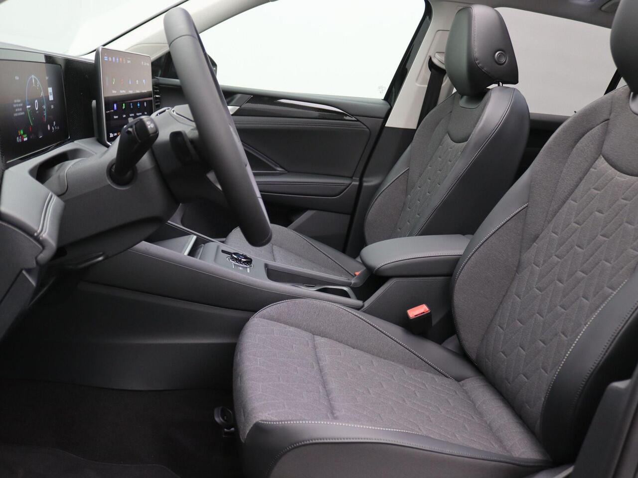 Volkswagen TIGUAN 1.5 eHybrid Life Edition 204PK DSG Trekhaak, Panoramadak, 19" LM Velgen, Achteruitrijcamera, Side Assist, Navi via Apple Carplay/Android Auto, Keyless, Stoel-Stuurverwarming, Elektr. Achterklep