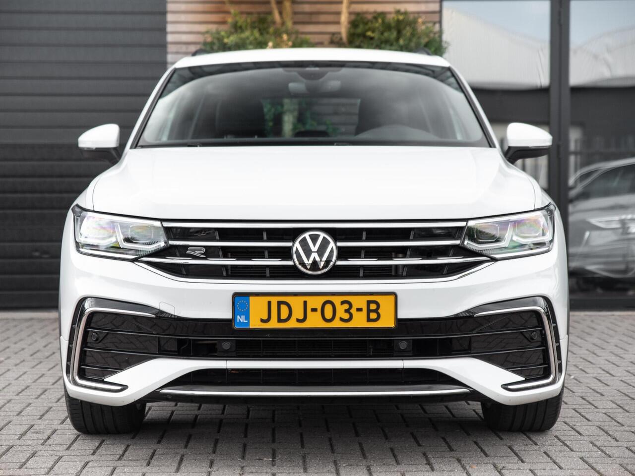 Volkswagen TIGUAN 1.5 TSI R-Line Business+ / Wegklapbare Trekhaak / IQ Light / 19" LMV / Achteruitrijcamera