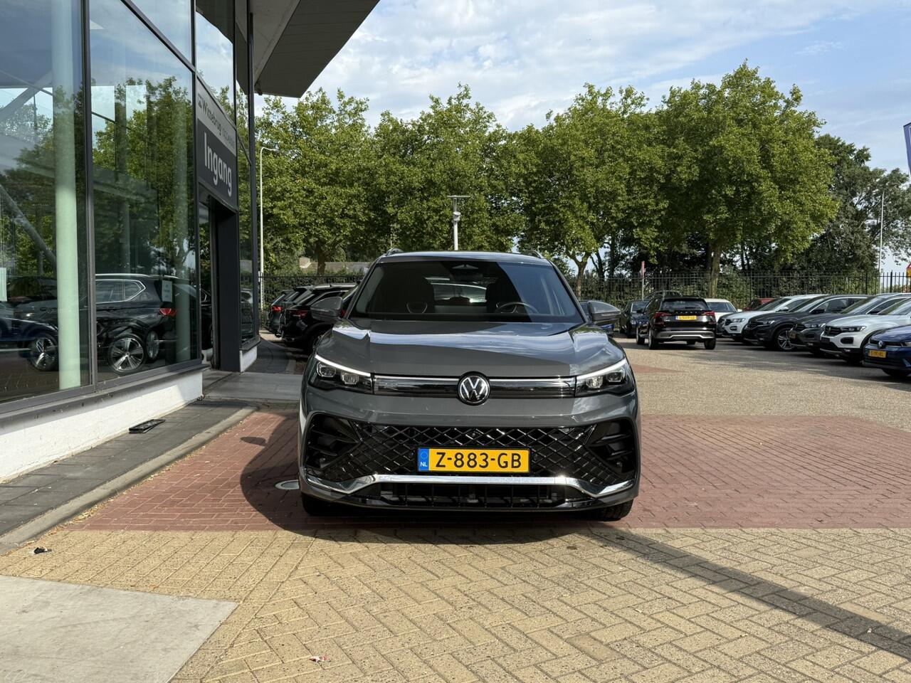 Volkswagen TIGUAN 1.5 eTSI DSG R-Line Business / Harman Kardon / Sensoren / 360 camera / 20'' LMV / Massage stoelen