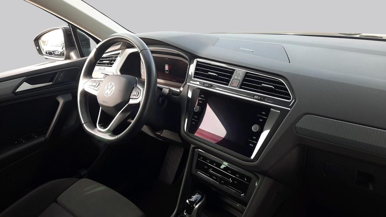 Volkswagen TIGUAN 1.5 TSI Automaat Life Business | Trekhaak | Navigatie |