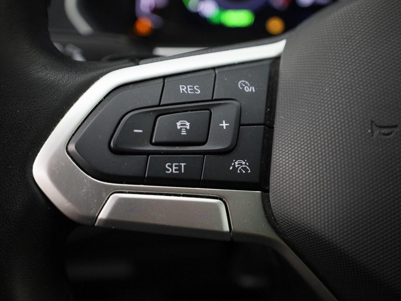 Volkswagen TIGUAN 1.4TSIeHybrid 180kW/245PK Elegance DSG · Panoramadak · Apple/Android · Camera + Parkeersensoren · Garantie tot juli 2028 of 100000km.