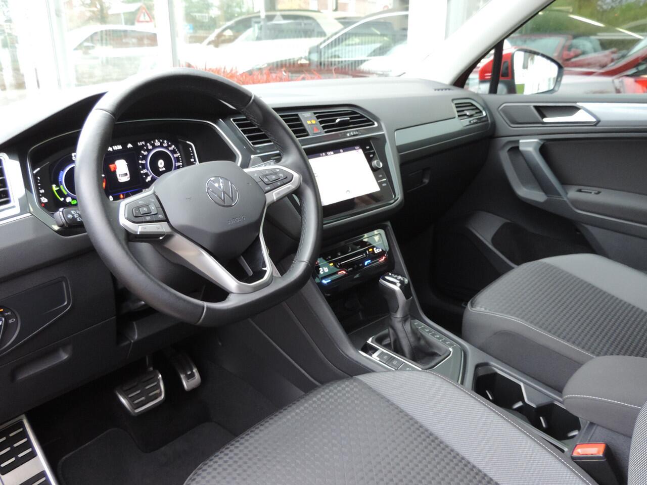 Volkswagen TIGUAN 1.4 TSI 245pk eHybrid Active DSG - ACC | Camera | CarPlay | Dodehoek | Stoel/stuurverw. | Elektr. klep | Elek. Trekhaak