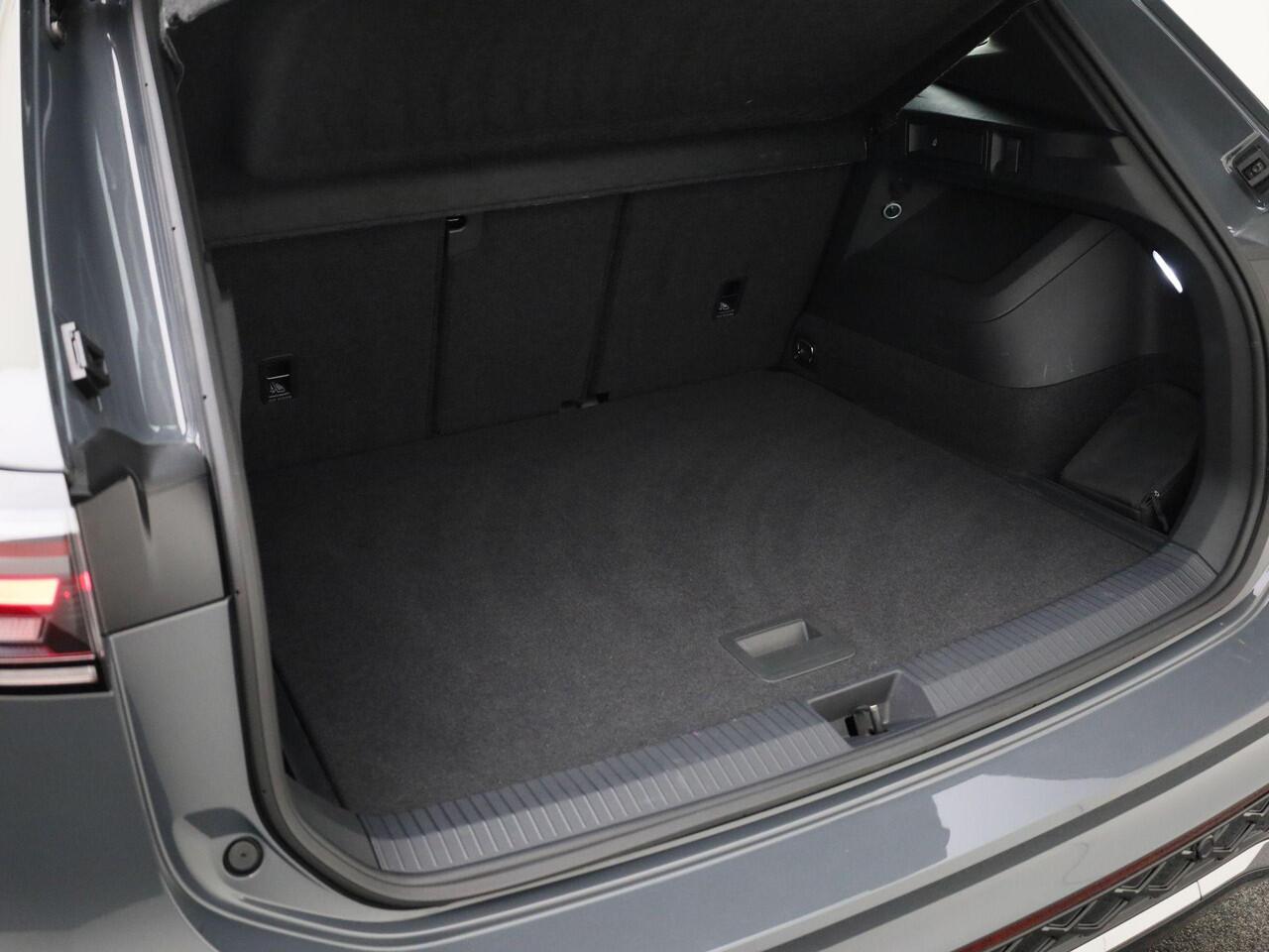 Volkswagen TIGUAN 1.5 eTsi 150pk DSG R-Line Edition · 360 Camera · Keyless · IQ.Light · Alarm · Massage · Elek. Achterklep · Dodehoek Detectie · 19'' Inch ·