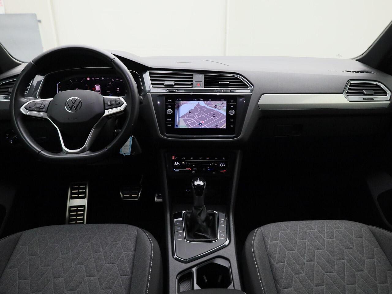 Volkswagen TIGUAN 1.5TSI/150PK Move DSG · Navigatie · Camera + Parkeersensoren · Apple/Android Car Play ·