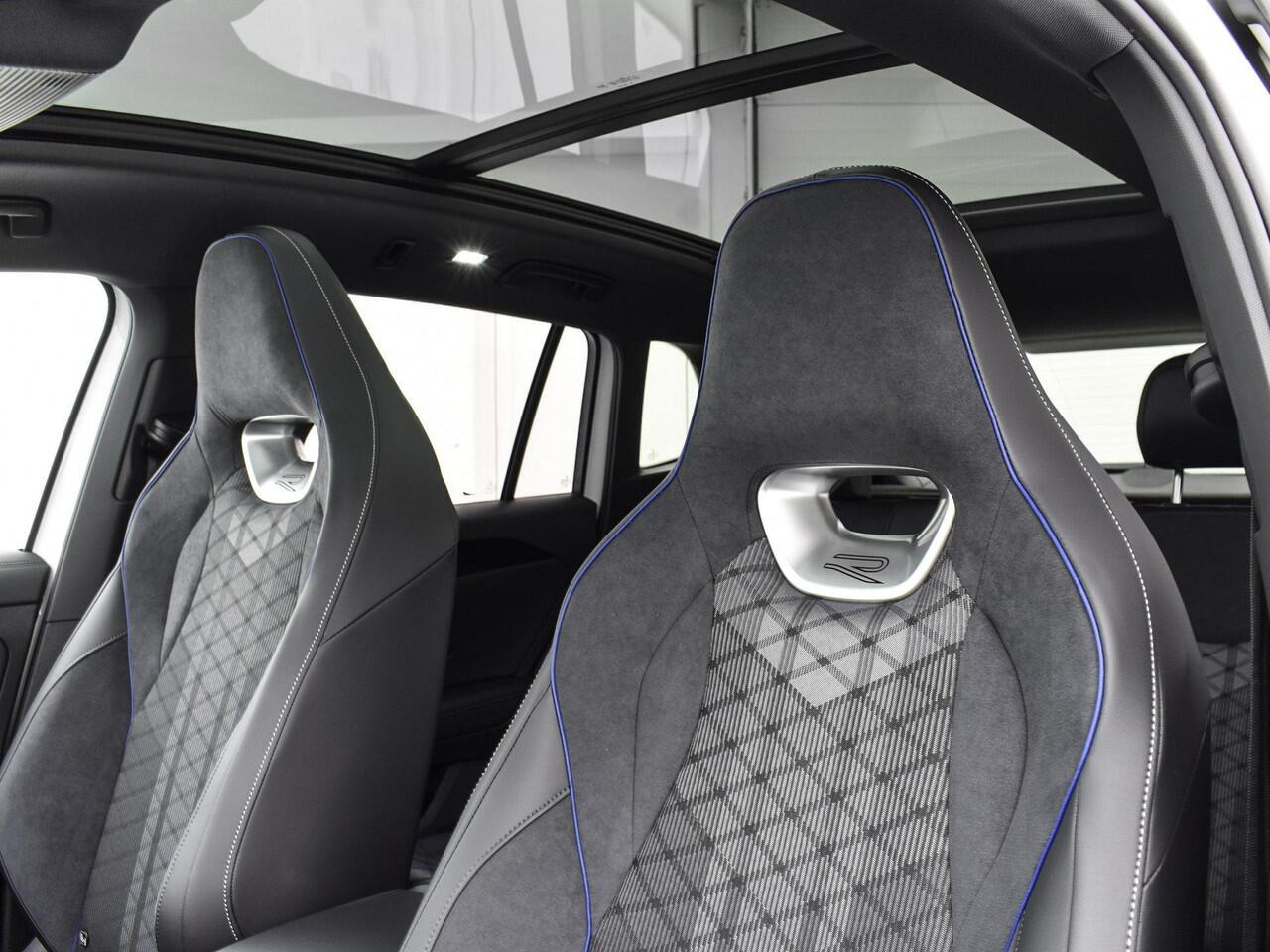 Volkswagen TIGUAN 1.5 eHybrid 272pk DSG R-Line Edition · Panoramadak · Camera · Stuur- & Stoelverwarming · Inklap. Trekhaak · Massagefunctie Bestuurdersstoel · Garantie t/m 10-04-2030 of 100.000km