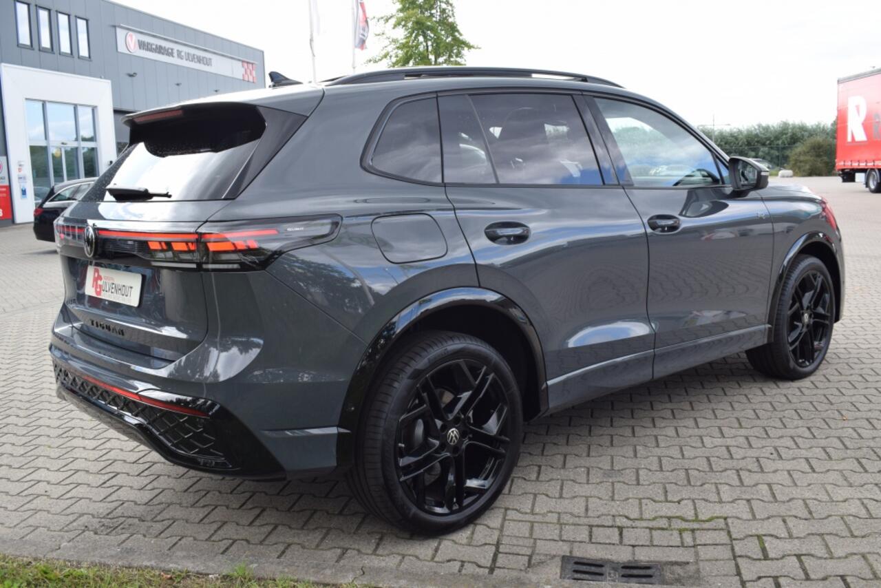 Volkswagen TIGUAN 1.5 eHybrid R-Line | HARMAN KARDON | PANO | BLACK PACK | BOMVOL!