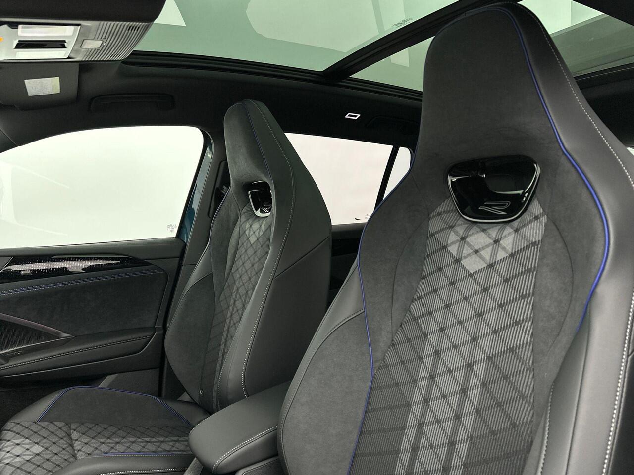 Volkswagen TIGUAN R-Line Edition Plug in Hybride 204 pk Black Style Pakket