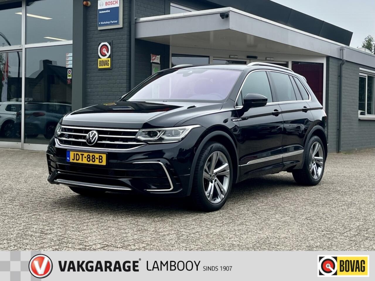 Volkswagen TIGUAN 1.5 TSI R-Line Camera Trekhaak Standkachel Carplay Keyless Navi