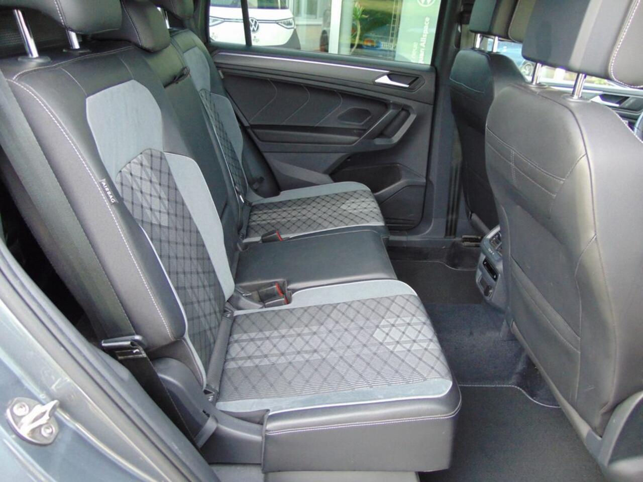 Volkswagen TIGUAN Allspace 2.0 TDI 200 PK 4Motion R Line Black Style ACC Camera Trekhaak Standkachel 19 Inch