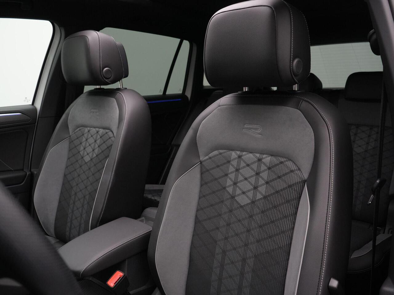 Volkswagen TIGUAN 1.4 TSI 245 pk DSG eHybrid R-Line Business+ | Panoramadak | Trekhaak | Navigatie Discover Pro | IQ Light | Stuur-/stoelverwarming