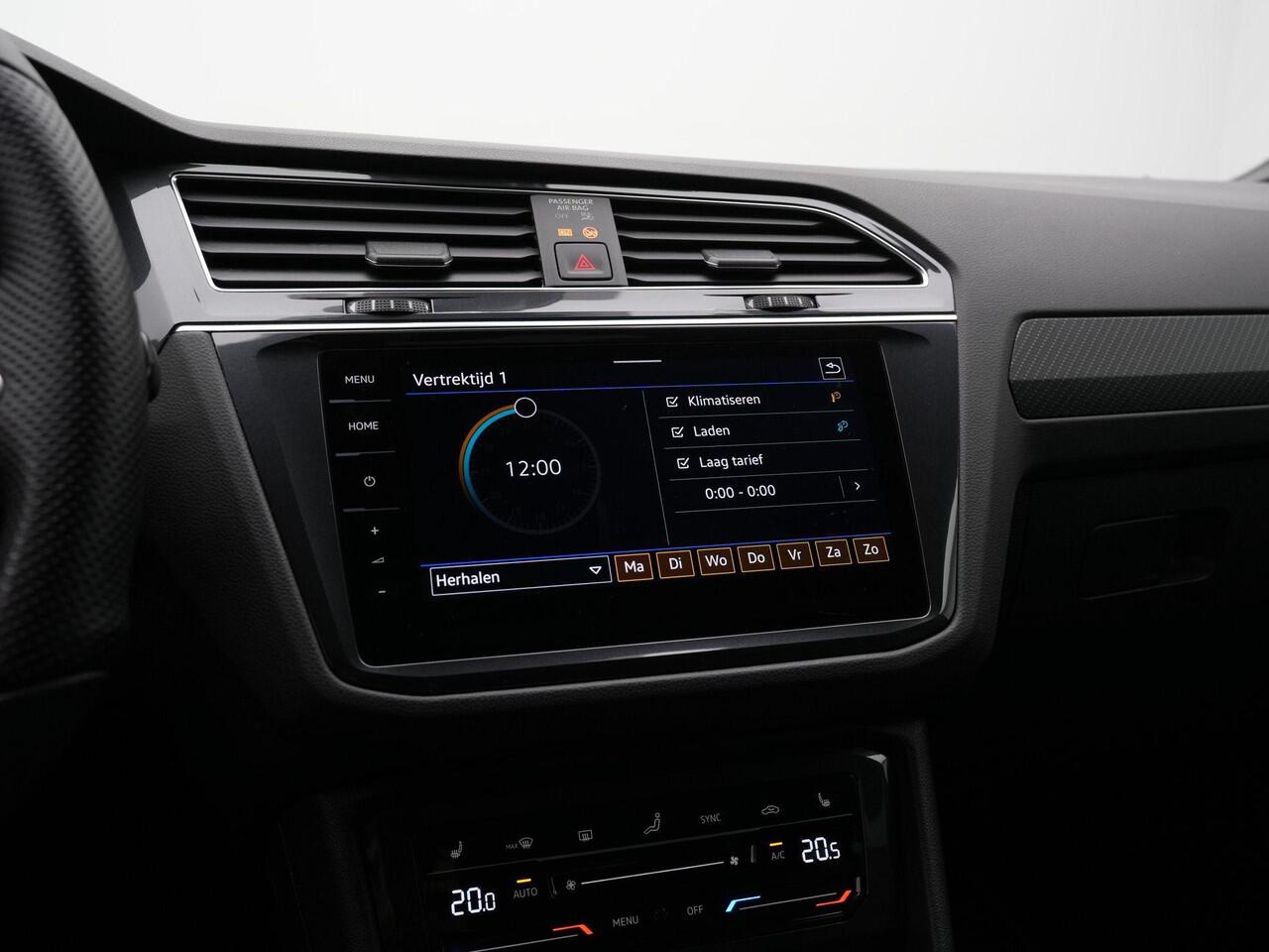 Volkswagen TIGUAN 1.4 TSI eHybrid 245 pk DSG R-Line | Panoramadak | Trekhaak | Navigatie Discover Pro | 360 camera | IQ Light | Stuur-/achterbankverwarming