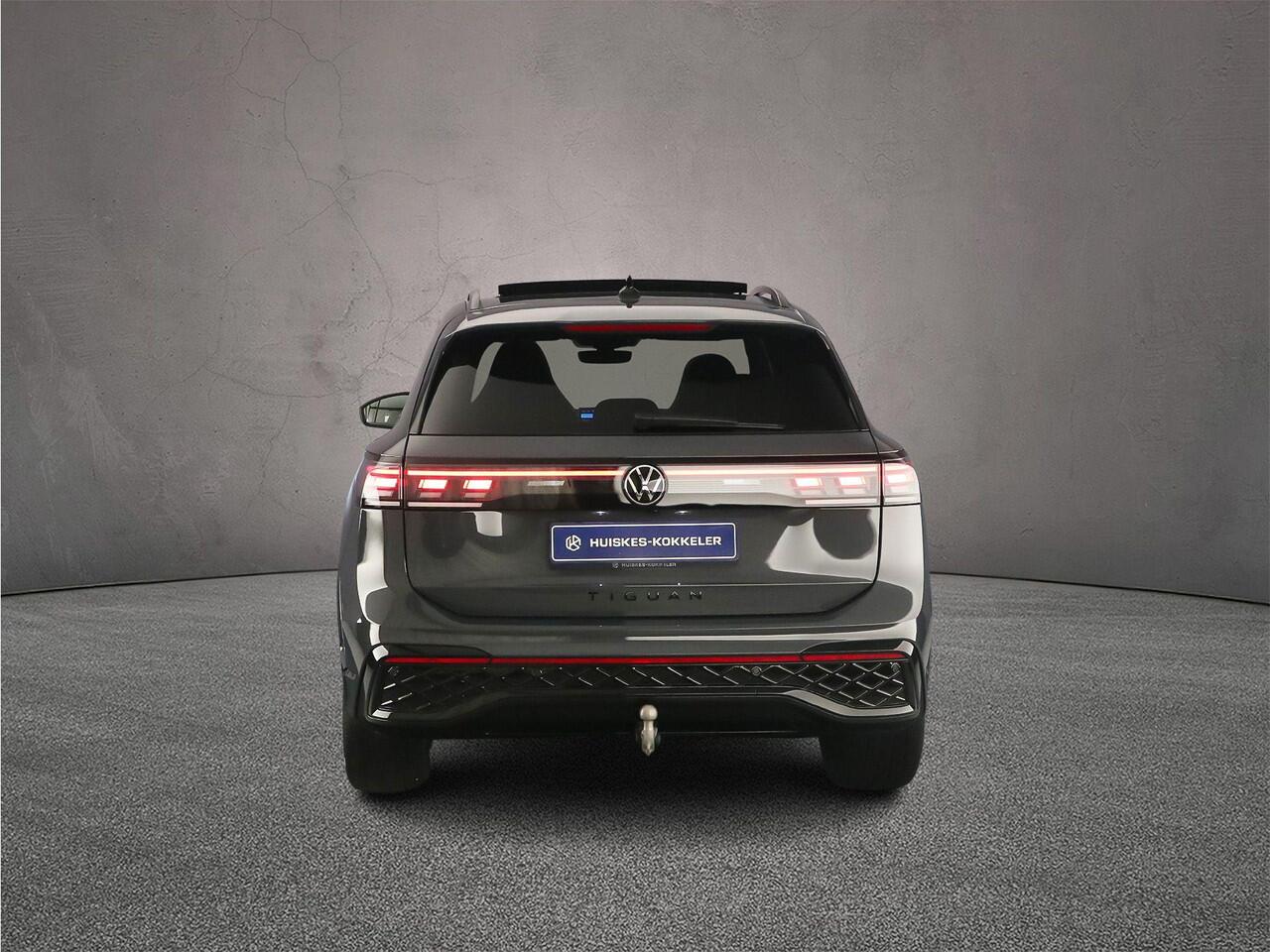 Volkswagen TIGUAN R-Line Business 1.5 TSI eHybrid 204pk DSG Automaat Trekhaak, Black Style, Panoramadak, Adaptive cruise control, LED matrix koplampen, 360 camera