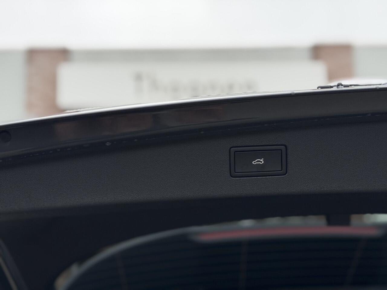 Volkswagen TIGUAN 1.5 eHybrid R-Line Edition Trekhaak | Camera | Pano