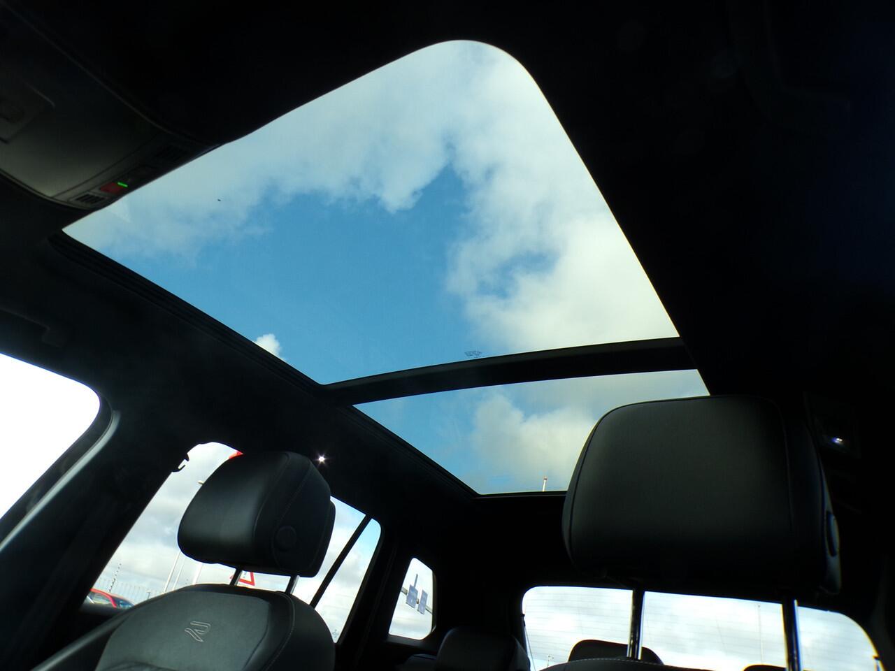 Volkswagen TIGUAN 1.5 TSI R-Line Business+, Automaat / Schuifdak / Carplay + Android Auto / Virtual Cockpit / Camera / 19' Velgen