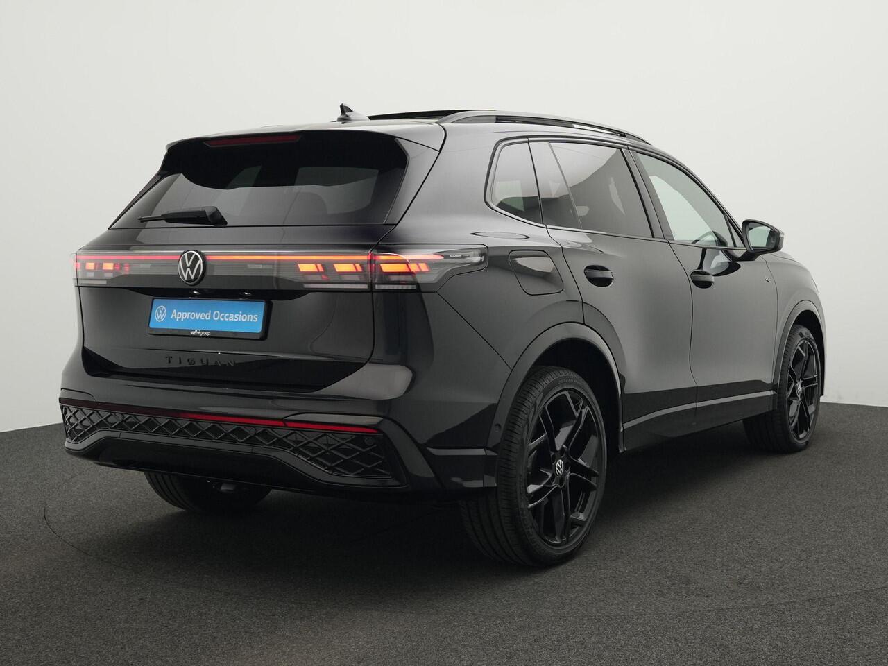 Volkswagen TIGUAN 1.5 eHybrid 272 pk PHEV R-Line Edition | Panoramadak | R Line | Navigatie | Side Assist | 20 inch LM Velgen | El Klep |