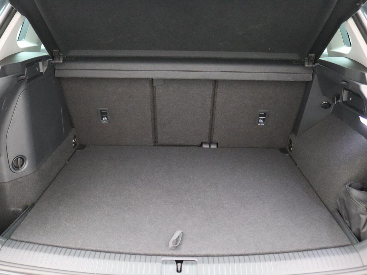 Volkswagen TIGUAN 1.4 TSI eHybrid Life Business 245PK DSG elek. bedienbare achterklep, achteruitrijcamera, keyless, full led, adaptive cruise, lane assist, navigatie, 17" lichtmetaal