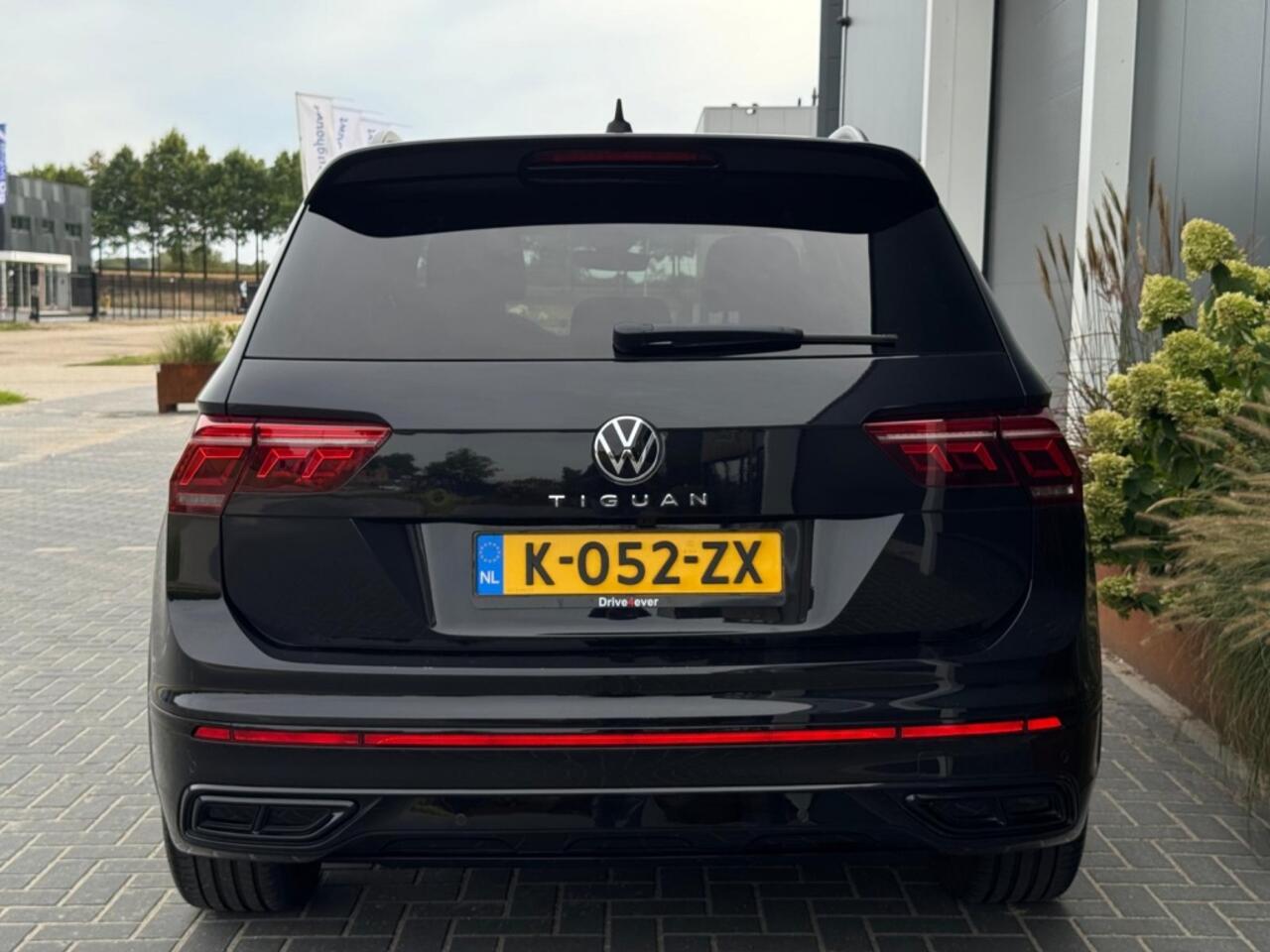 Volkswagen TIGUAN 1.5 TSI 3x R-Line Bns+ NAVI CAMERA PDC CLIMATE ACC IQ LIGHT