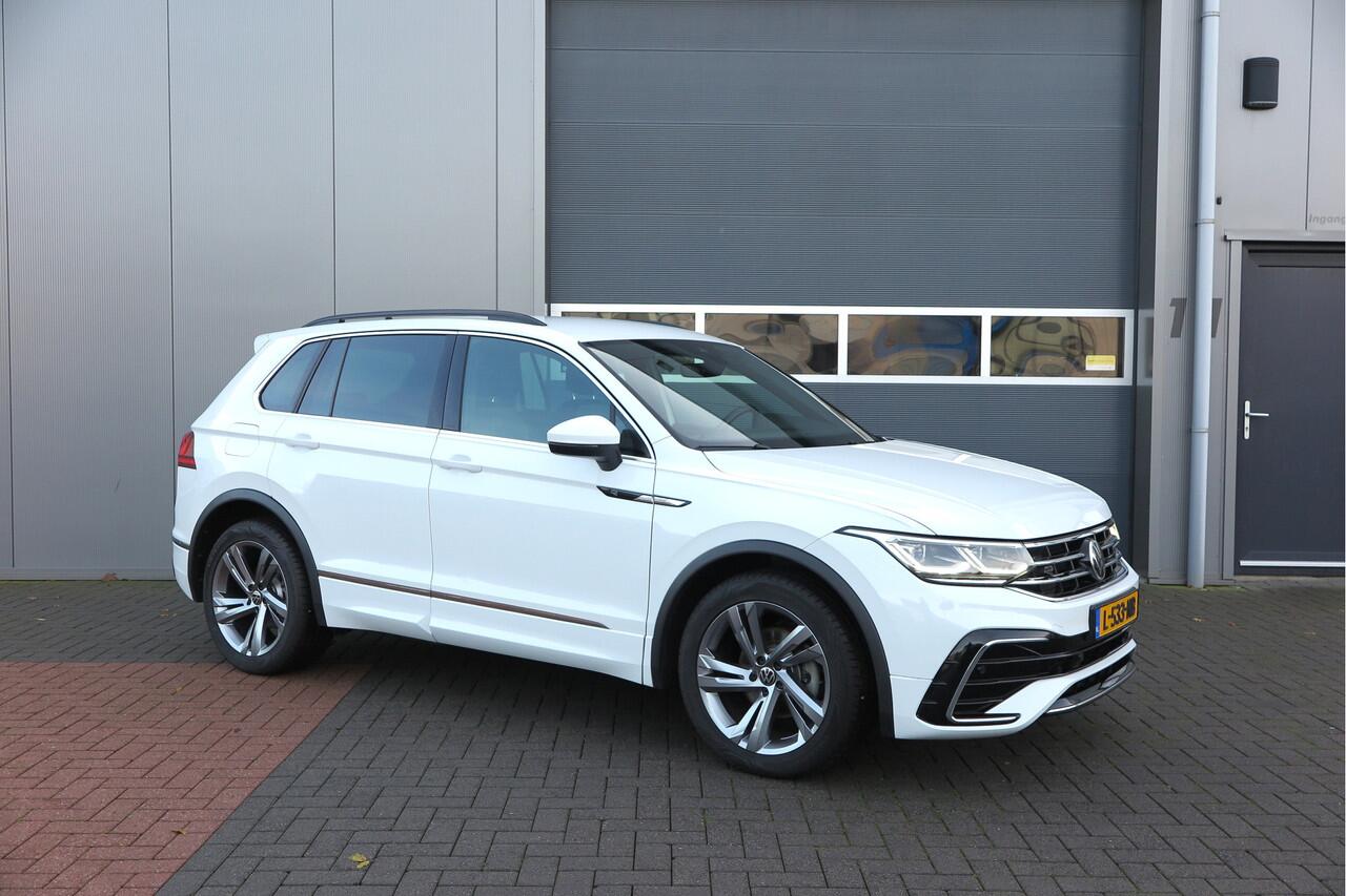 Volkswagen TIGUAN 1.5 TSI 150pk DSG 2xR-Line Virtual Cockpit , Trekhaak, Camera , Navi , DAB+ , Carplay , Led verlichting etc.