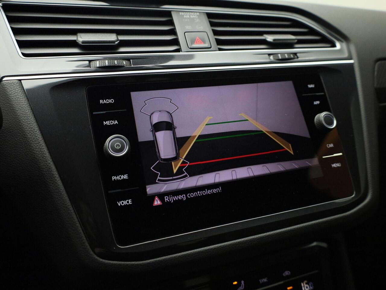 Volkswagen TIGUAN 1.5TSI/150PK R-Line Black Style DSG · Panoramadak · Camera · Apple/Android · Garantie t/m 29-07-2026 of 100000km