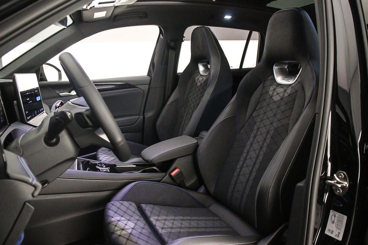 Volkswagen TIGUAN R-Line Edition 1.5 TSI eHybrid 272pk DSG Automaat Trekhaak, Panoramadak, Navigatie, Adaptive cruise control, Achteruitrijcamera, Elektrische achterklep