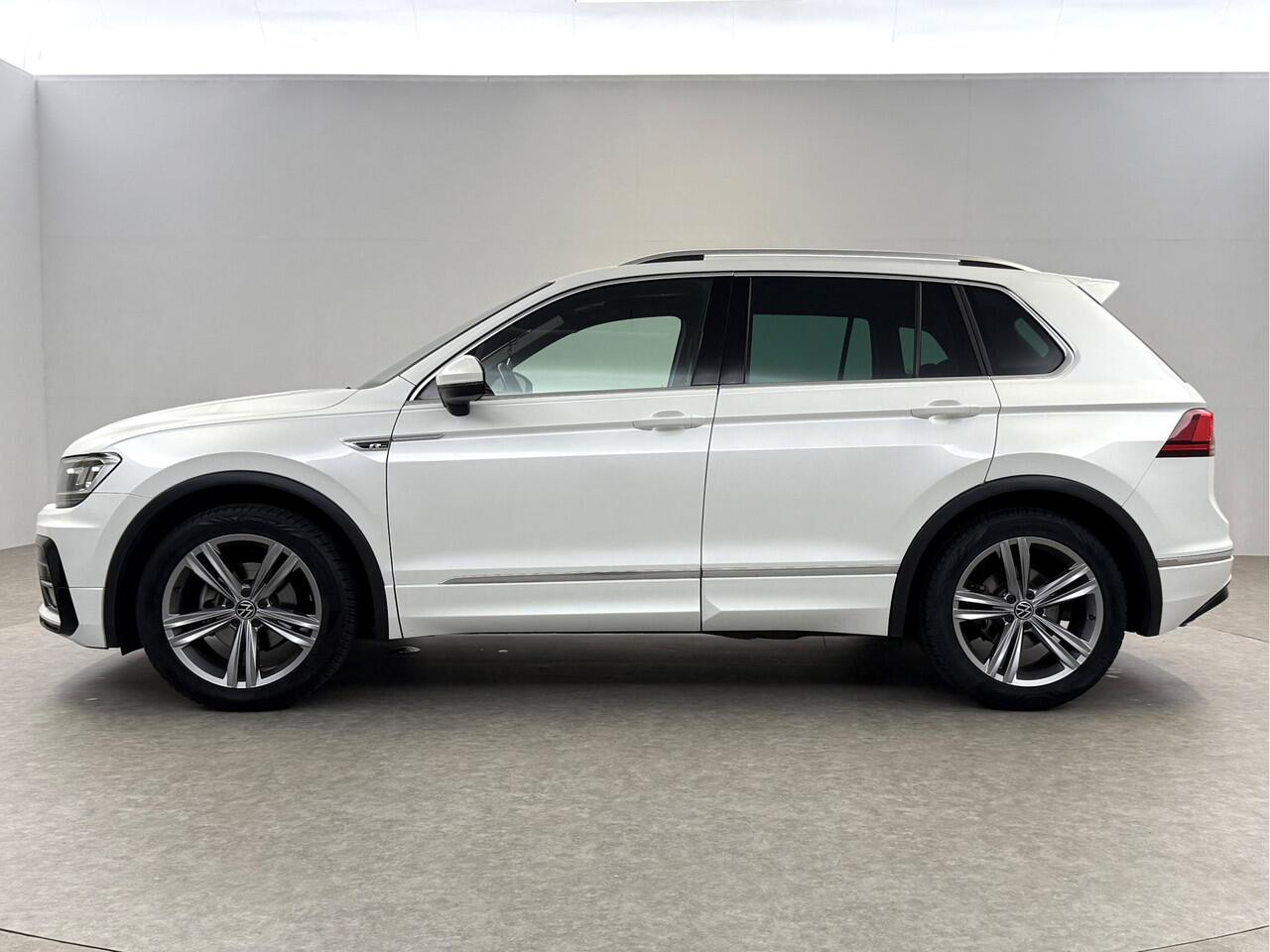 Volkswagen TIGUAN 1.5 TSI ACT 150PK R-line | Virtual | Carplay | Trekh. | Adaptive Cruise | LED | Parkeersens. | NAP
