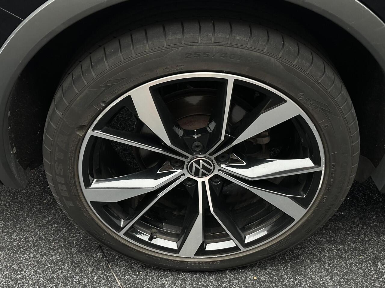 Volkswagen TIGUAN Allspace 1.5 TSI R-Line 7-PERSOONS 7P IQ HEADUP PANORAMA 3X R