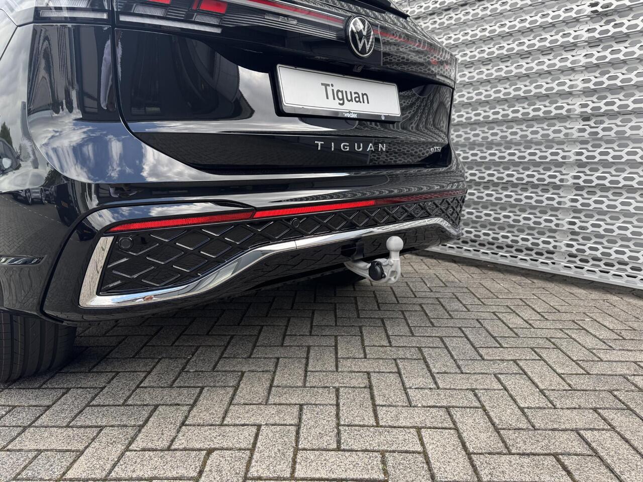 Volkswagen TIGUAN R-Line-Edition 1.5 110 kW / 150 pk eTSI 7 versn. DSG | Trekhaak met wegklapbare kogel |