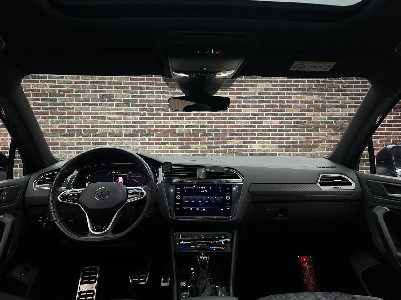 Volkswagen TIGUAN 1.5 TSI R-Line Panorama Facelift 360 Camera IQ