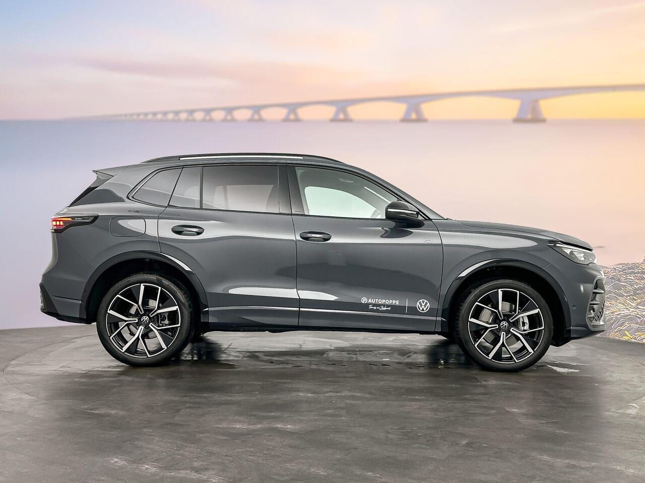 Volkswagen TIGUAN R-Line-Edition Plug in Hybride 204 pk Black Style Pakket