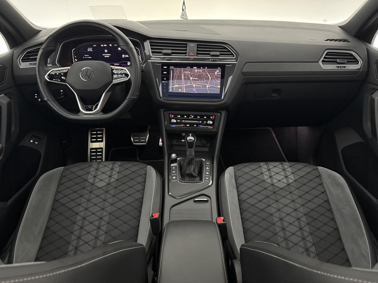 Volkswagen TIGUAN 1.4 TSI eHybrid R-Line | Pano | HuD | Sfeer | Virtual | Camera | Adap. Cruise | Stoel/Stuur verw. | Keyless