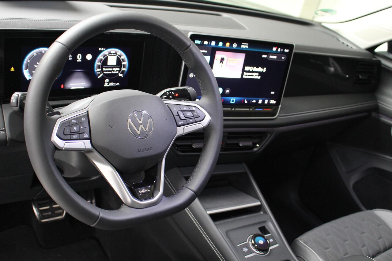 Volkswagen TIGUAN 1.5 eTSI Life Edition DSG Panoramadak | IQ-Light | Navigatie | Trekhaak | Standkachel