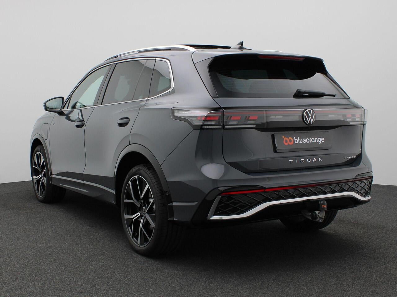 Volkswagen TIGUAN 1.5 eHybrid R-Line Edition 272PK DSG Pano-Schuifdak, 20" LM Velgen, Trekhaak, Matrix LED-Verlichting, Ergo Comfort Stoel, Navi, Side Assist, Elektr. Achterklep