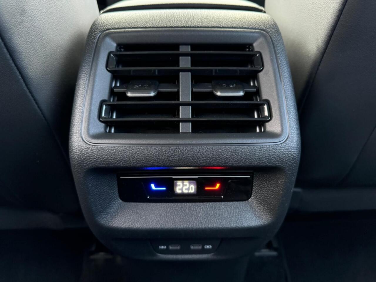 Volkswagen TIGUAN 1.5 eTSI 150pk Life Edition | 5 jaar garantie | ACC | Elk Trekha