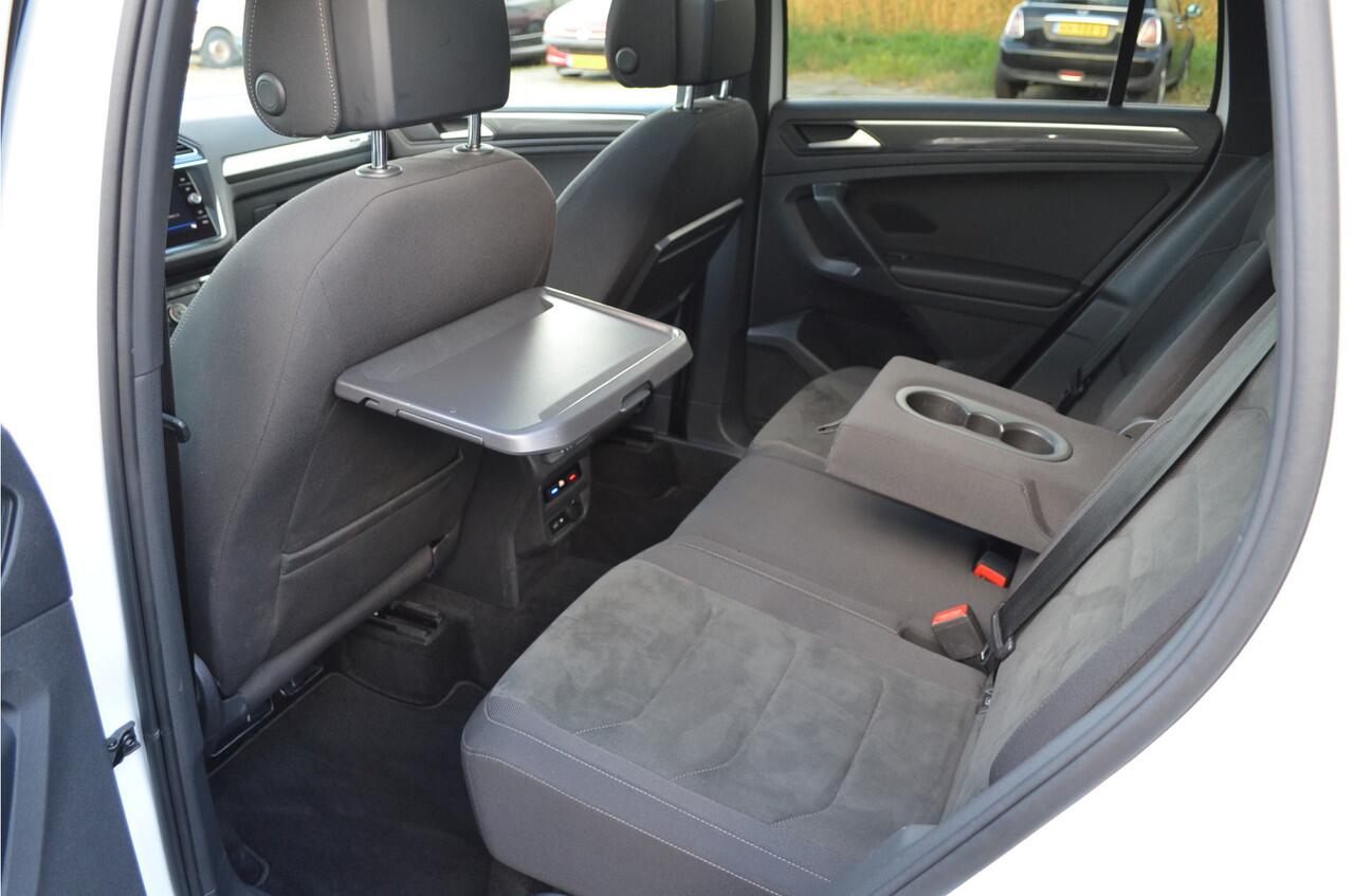 Volkswagen TIGUAN 1.5 TSI ACT Highline Business R-line Pano | Parelmoer wit | Virtual cockpit | Carplay | 20'' LMV zwart | LED koplampen | Stoelverwarming | Alcantara