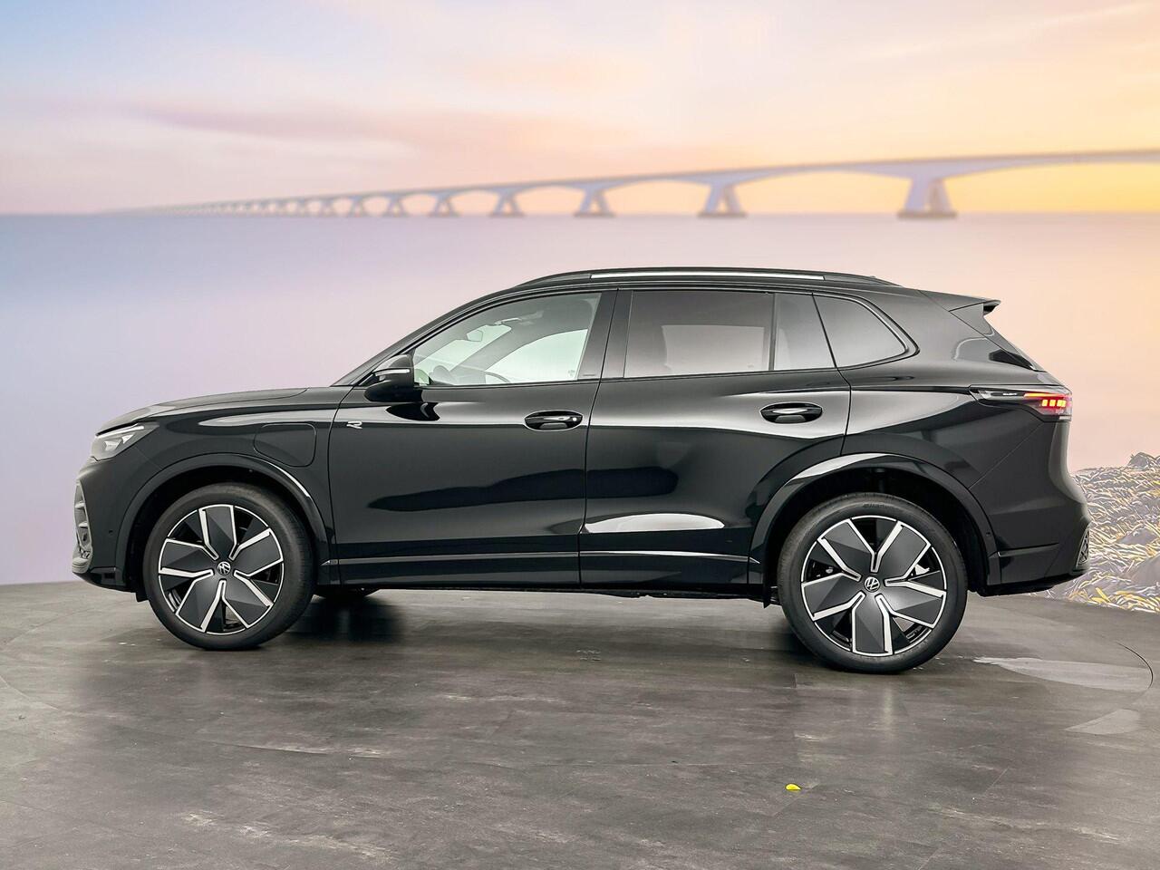 Volkswagen TIGUAN R-Line Edition Plug in Hybride 272 pk Black Style Pakket