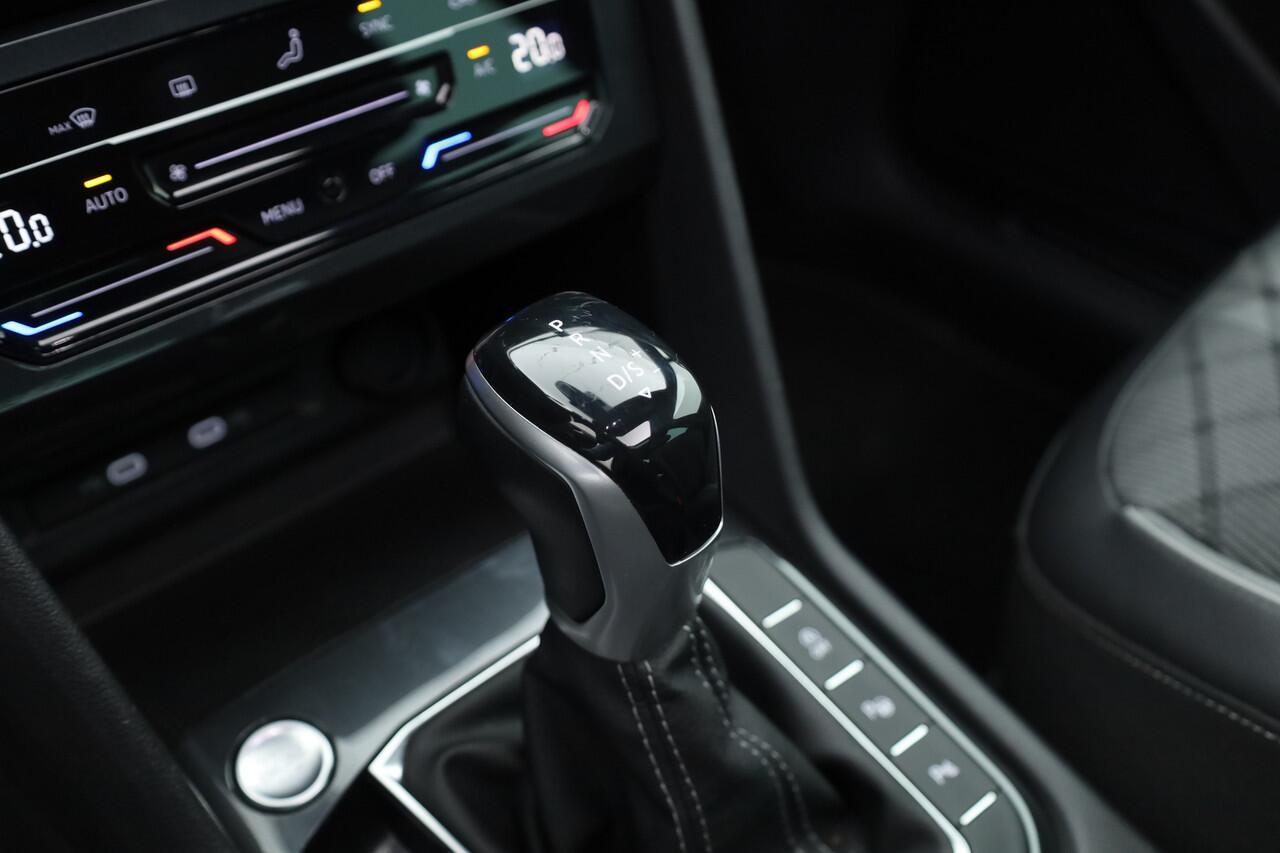 Volkswagen TIGUAN 1.5 TSI R-Line DSG | Pano | Elek. Trekhaak | Camera | Stoel- Stuurverw. | Keyless | Navi | CarPlay