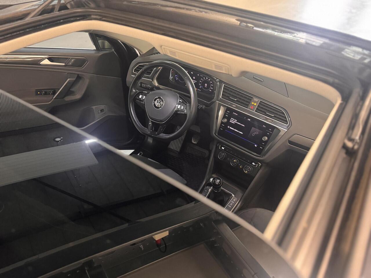 Volkswagen TIGUAN 1.5 TSI Panoramadak Trekhaak Advance Navi Adap. Cruise Winter pack El. Klep Dealeronderhouden