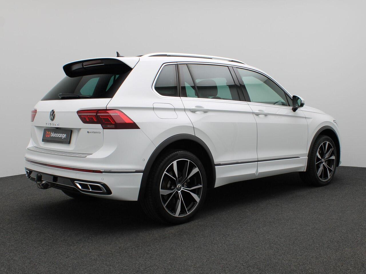 Volkswagen TIGUAN 1.4 TSI eHybrid R-Line Business+ 245PK DSG Pano-Schuifdak, SOH 86%, Trekhaak, Leder, Memorystoel, 20" LM Velgen, Matrix-LED Verlichting, 360gr. Camera