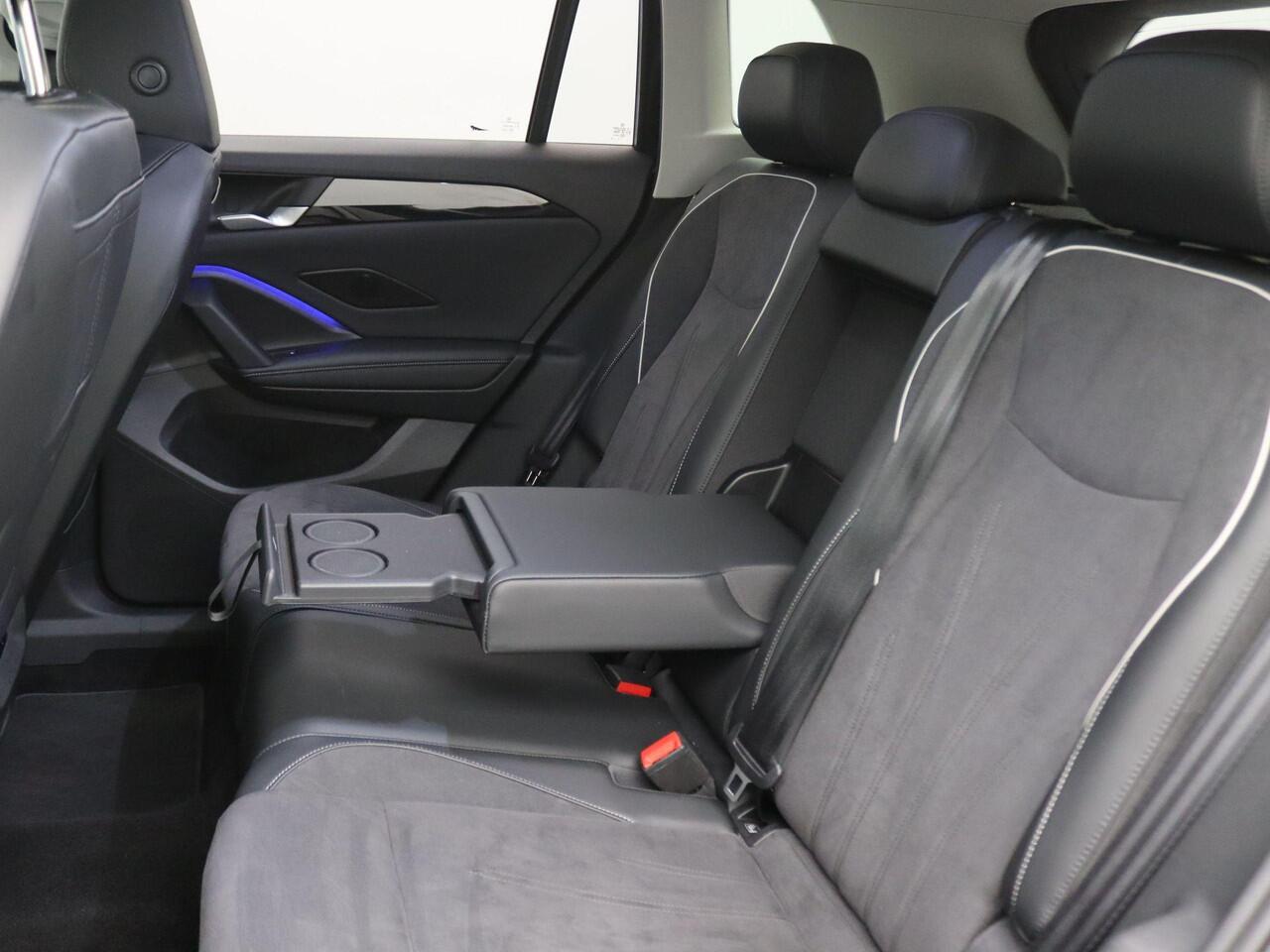 Volkswagen TIGUAN 1.5 eTSI Elegance 150PK Trekhaak, Matrix-Led, 18" Napoli, Navigatie, Adaptive Cruise Control, Elek. achterklep, Art Velours, Geluidsisolerende ramen