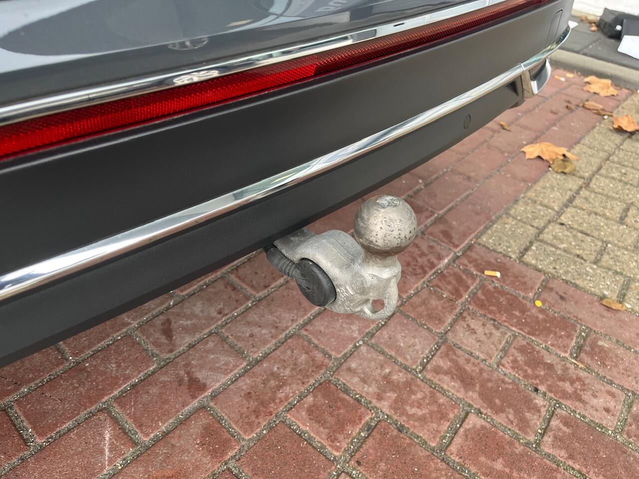 Volkswagen TIGUAN 1.4 TSI 245pk DSG eHybrid Elegance / Zwenkbare Trekhaak / Panoramadak / Elek Achterklep Met Virtual Pedal / LED Matrix / Camera / 18'' LMV / Navigatie / Carplay