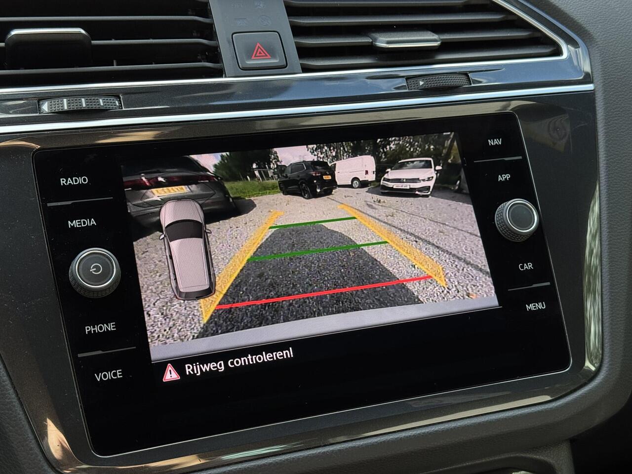 Volkswagen TIGUAN 2.0 TSI DSG 4M R-Line (2x) (Pano,Camera,Virtual)