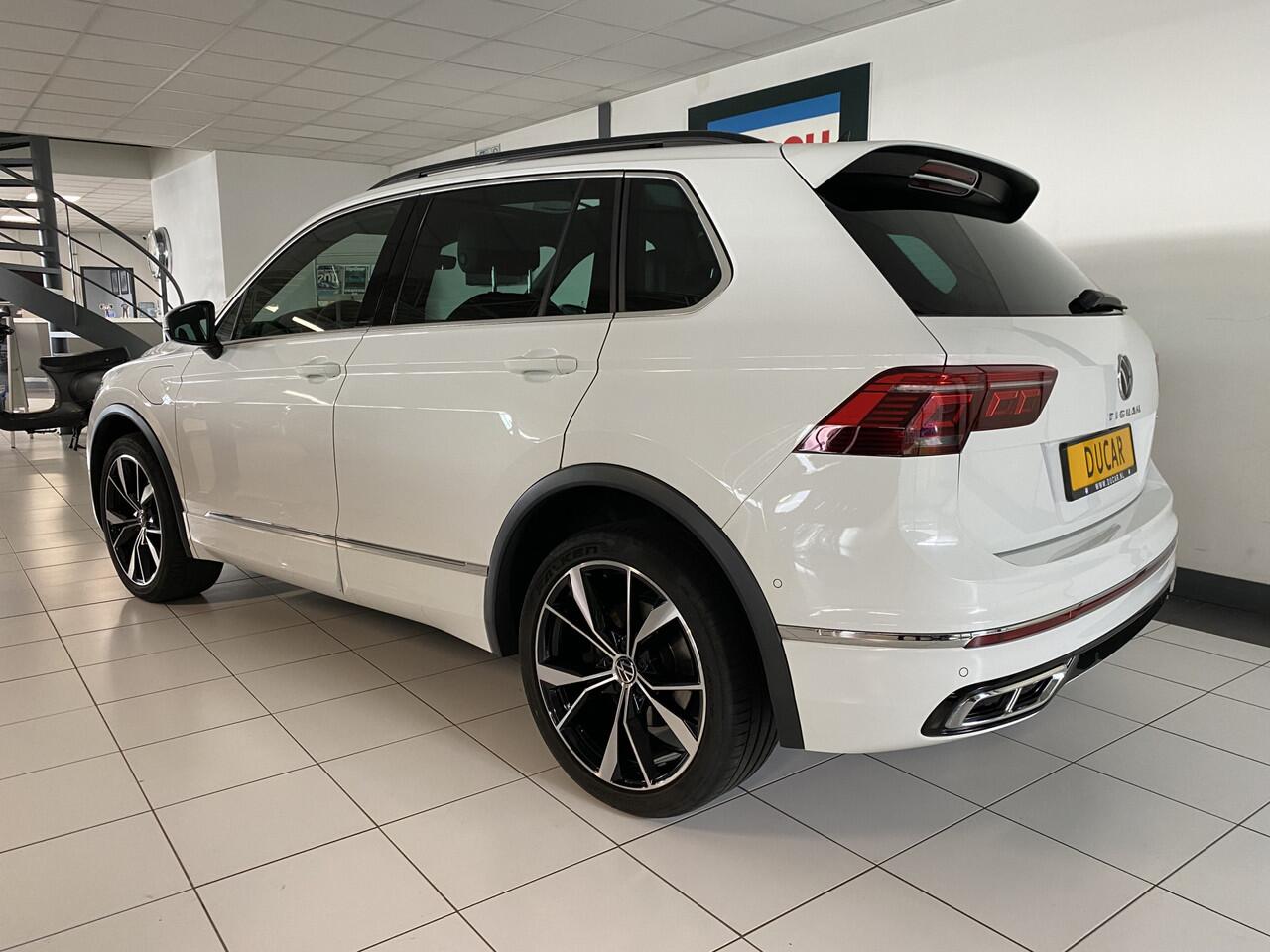 Volkswagen TIGUAN 1.4 TSI eHybrid R-Line Business+ Panoramadak / Trekhaak / Apple carplay /android