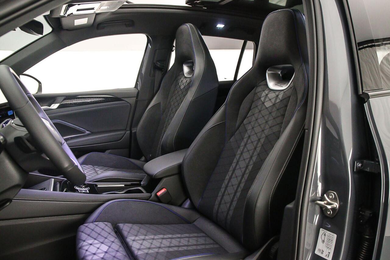 Volkswagen TIGUAN R-Line Edition 1.5 TSI eHybrid 272pk DSG Automaat Trekhaak, Panoramadak, Harman Kardon audio, Adaptive cruise control, Elektrische achterklep, Achteruitrijcamera