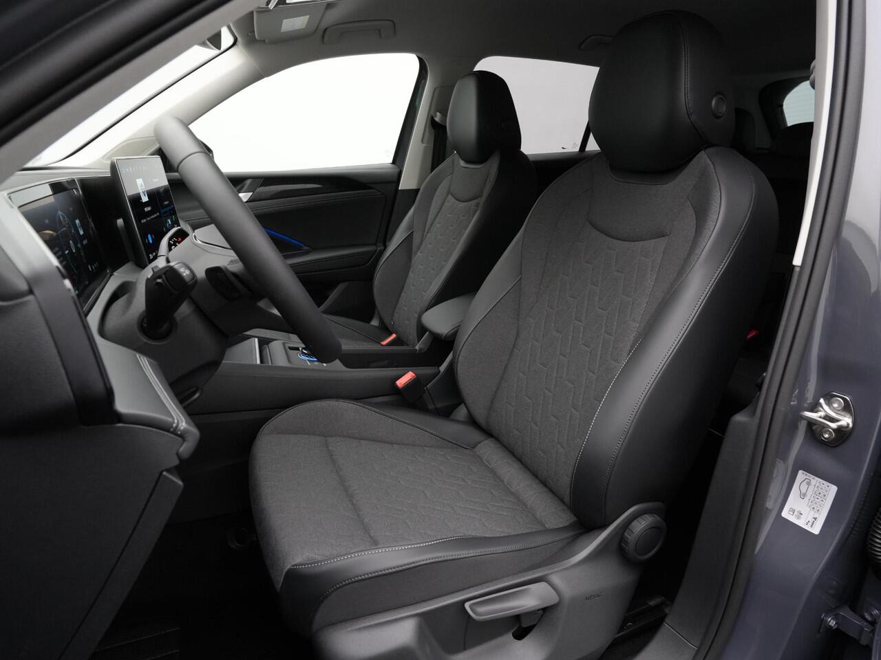 Volkswagen TIGUAN 1.5 eHybrid 204 pk DSG Life | Trekhaak | Adaptief onderstel | Stuur-/achterbankverwarming | Achteruitrijcamera