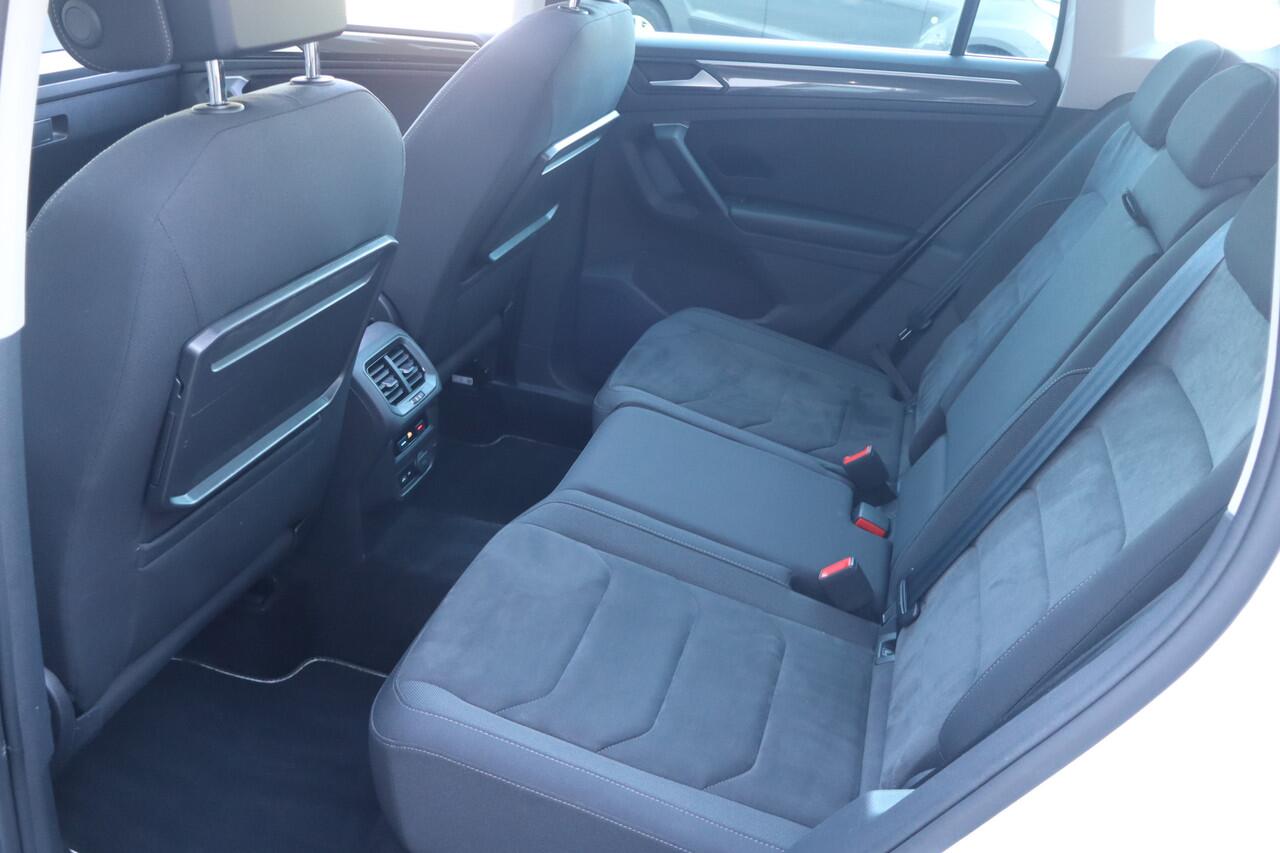 Volkswagen TIGUAN 1.5 TSI ACT Highline Business R Panoramadak I Camera I Apple