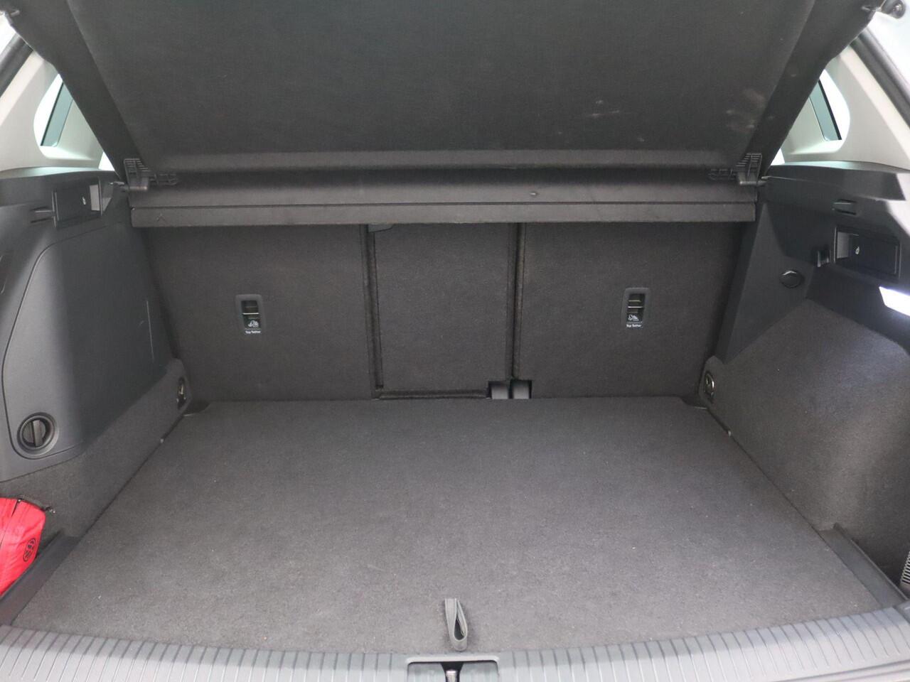 Volkswagen TIGUAN 1.4 TSI eHybrid Life 245PK DSG SOH 90%, PDC Voor en Achter, Navi via Apple Carplay/Android Auto, Digital Cockpit, Adaptieve Cruise Controle