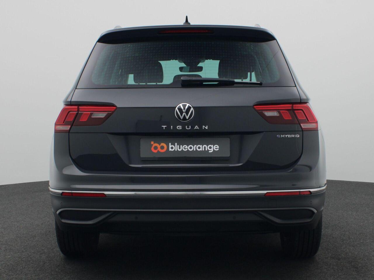 Volkswagen TIGUAN 1.4 Life Business eHybrid 245PK DSG keyless, head-up, led koplampen, achteruitrijcamera, elektrische achterklep, side assist, keyless, stuur-stoelverwarming, alarm, 17" lichtmetaal