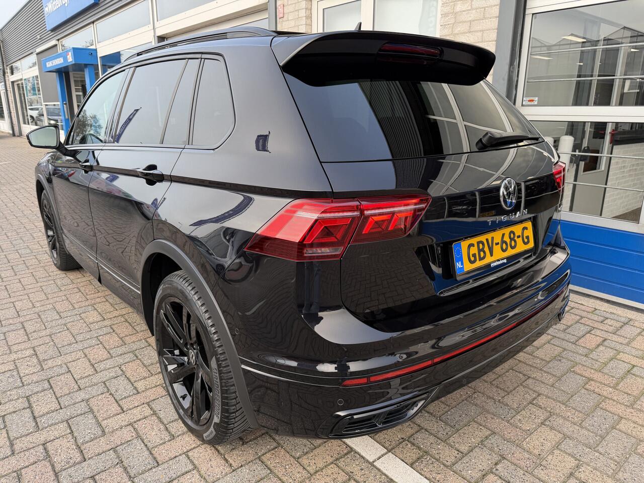 Volkswagen TIGUAN 1.4 TSI eHybrid R-Line / AUTOMAAT/ PANO/ PARK.SENSOR.V+A/ CAMERA/ STUUR+STOEL VERWARM./ KEYLESS/ ACC/ DODE HOEK/ ELEK.KLEP/ APP-CONNECT/ NAVI/ CLIMA/ DAB/ IQ.LIGHT/ DIGITAL DASH/ ISOFIX/ 19'' LMV