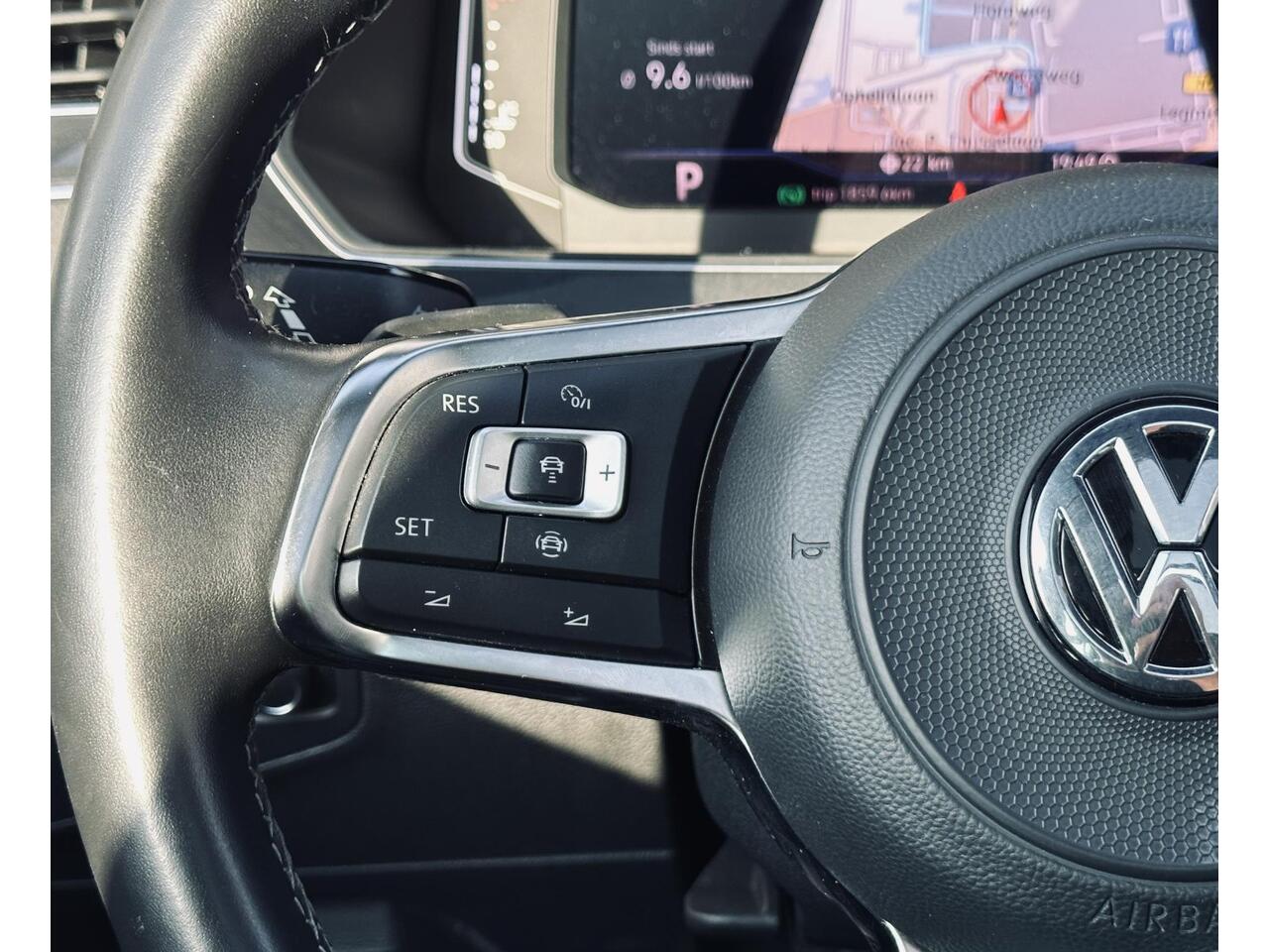 Volkswagen TIGUAN 2.0 TSI 4Motion 3x R-Line Pano Automaat DealerOH Volkswagen Tiguan 2.0 TSI 4Motion 3x R-Line/dealler ondh/Garantie