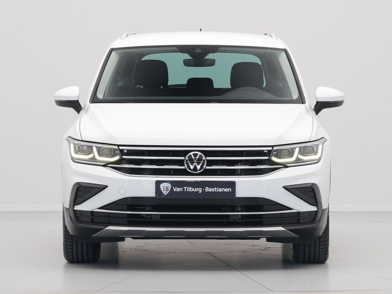 Volkswagen TIGUAN 1.4 TSI 245pk eHybrid Elegance Navigatie Camera Matrix Led Stoelverwarming 230